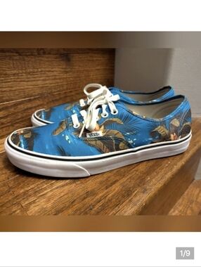 VANS 2015 Triple Crown of Surfing Limited Edition sneaker Men's 10.5-Women's 12